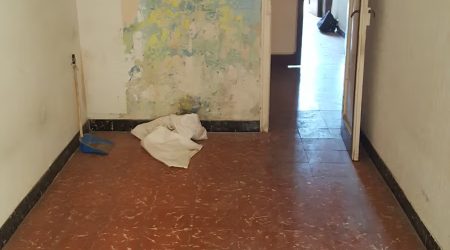 Habitatge a reformar al carrer Llança, L’Hospitalet