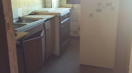 Habitatge a reformar al carrer Llança, L’Hospitalet