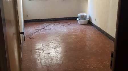 Habitatge a reformar al carrer Llança, L’Hospitalet